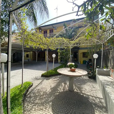 Casa Delle Rose كاتانيا